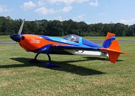 extremeflight_A375_bow_Extra330_blueorangewhite